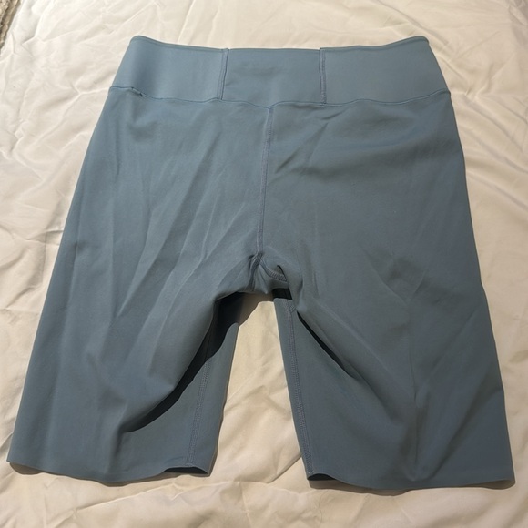 Uniqlo airism biker shorts - Picture 2 of 3